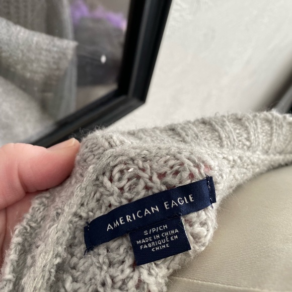 American Eagle Off the Shoulder Sweater - Picture 3 of 4